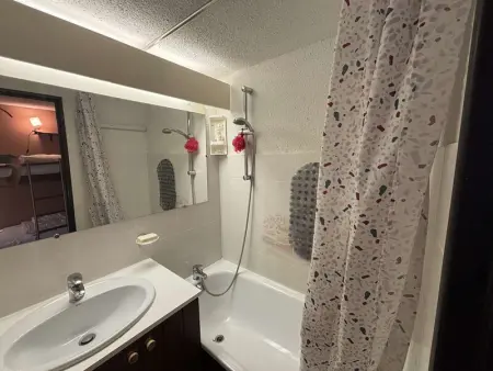 Appartement spacieux 2 pièces avec mezzanine à 100 m des pistes - Photo 7