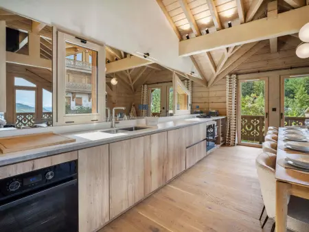 Chalet raffiné avec accès direct aux pistes et jacuzzi - Photo 2