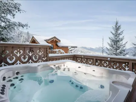Chalet raffiné avec accès direct aux pistes et jacuzzi - Photo 13