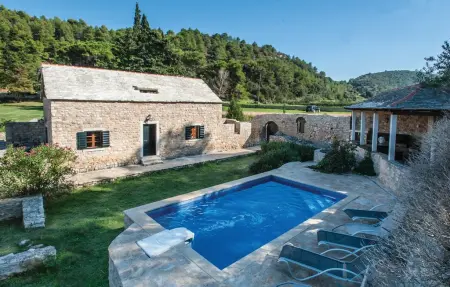 Holiday home with 2 bedroom, Maison 6 personnes à Postira - Photo 7