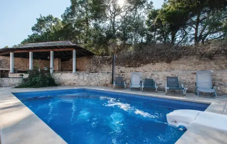 Holiday home with 2 bedroom, Maison 6 personnes à Postira - Photo 8