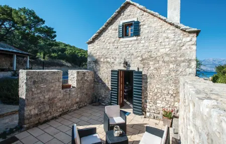 Holiday home with 2 bedroom, Maison 6 personnes à Postira - Photo 14