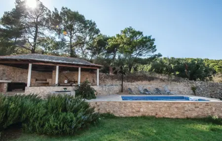 Holiday home with 2 bedroom, Maison 6 personnes à Postira - Photo 18