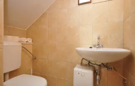 Holiday home with 2 bedroom, Maison 6 personnes à Postira - Photo 39
