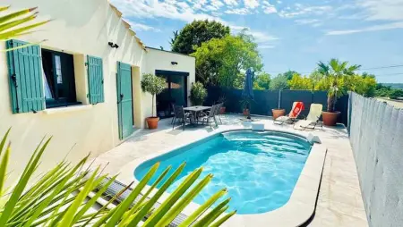 Villa confortable près de Saint-Maximin avec piscine privée - Photo 0