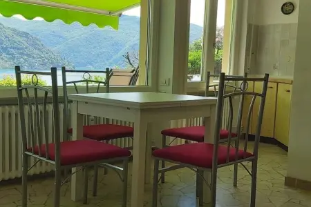 591796, Maison 4 personnes à Brusimpiano  Villaggio Montelago San Gottardo - Photo 5