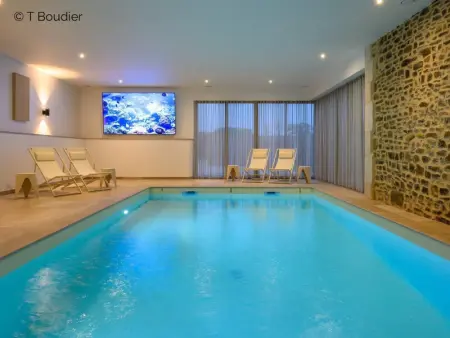 Maison avec piscine intérieure et équipements de bien-être en Normandie - Photo 1