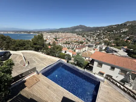 Villa avec piscine privée à Roses, pour 6 pers., proche plage et activités - Photo 0