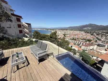 Villa avec piscine privée à Roses, pour 6 pers., proche plage et activités - Photo 1