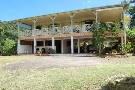 Appartement moderne à Rivière-Pilote, 80 m², jardin - Photo 0