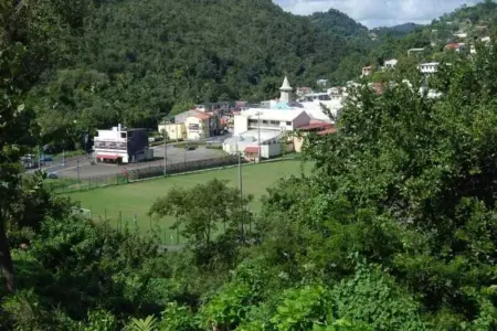 Appartement moderne à Rivière-Pilote, 80 m², jardin - Photo 11