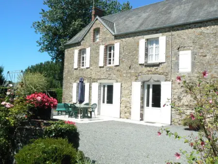 Charmante maison en pierres avec jardin privé et animaux acceptés - Photo 0