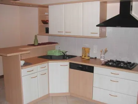 Charmante maison en pierre avec jardin clos et cheminée - Photo 3