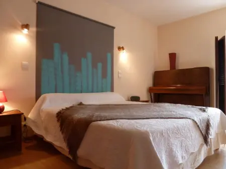 Charmante maison en pierre avec jardin clos et cheminée - Photo 4