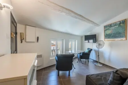 Appartement à L'Isle-sur-la-Sorgue avec vue sur la ville - Photo 1