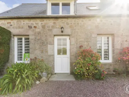 Maison confortable à Réville avec jardin et parking - Photo 1