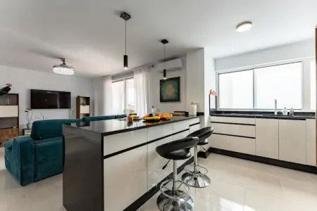 CT 376 - Faro's Calypso Duplex Penthouse - Walking distance to Beach - Photo 4