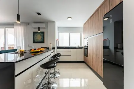 CT 376 - Faro's Calypso Duplex Penthouse - Walking distance to Beach - Photo 13