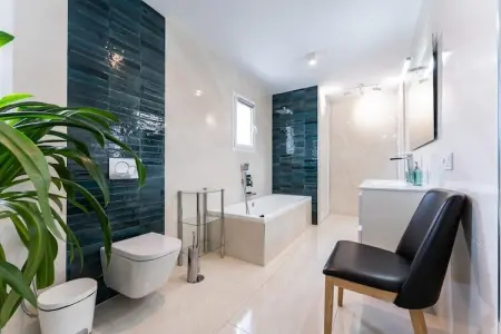 CT 376 - Faro's Calypso Duplex Penthouse - Walking distance to Beach - Photo 23