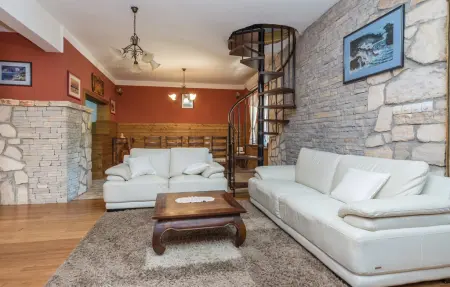 Maison 21 personnes à Vir - Photo 1