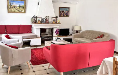 Maison 5 personnes à Saint Trinit - Photo 1