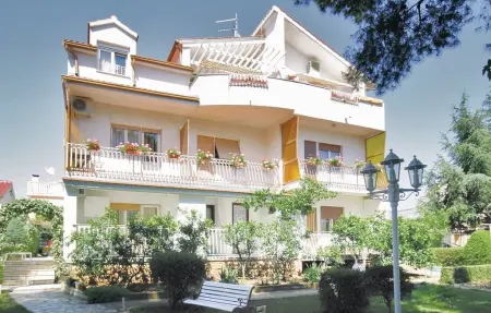 Appartement 6 personnes à Brodarica - Photo 2