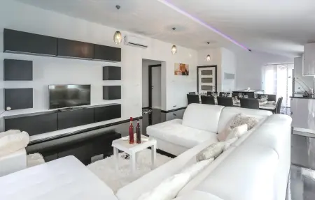 Maison 12 personnes à Rumin - Photo 1