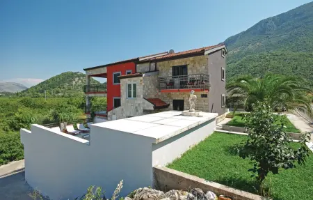 Maison 17 personnes à Umcani - Photo 1
