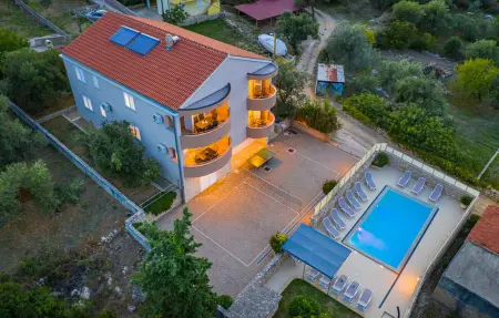 Maison 14 personnes à Zdrelac - Photo 23
