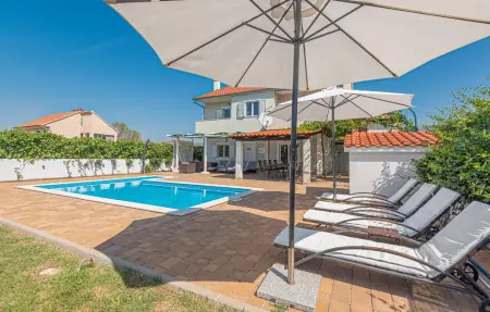 Maison 9 personnes à Dubrava - Photo 1