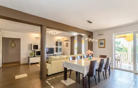 Maison 21 personnes à Turanj - Photo 1