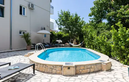 Maison 14 personnes à Zrnovnica - Photo 1