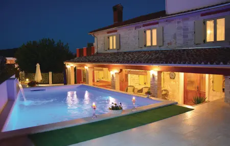 Maison 8 personnes à Plovanija - Photo 10