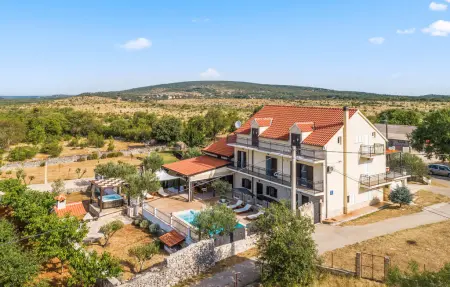Maison 10 personnes à Unesic - Photo 1