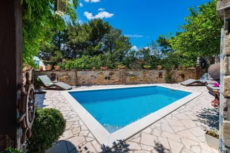 Holiday House Danica, Maison Maslenica avec Vue Mer et Piscine - Photo 1