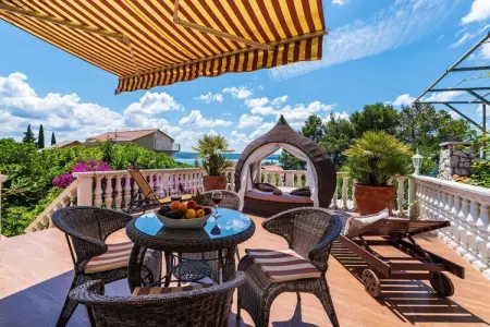 Holiday House Danica, Maison Maslenica avec Vue Mer et Piscine - Photo 5