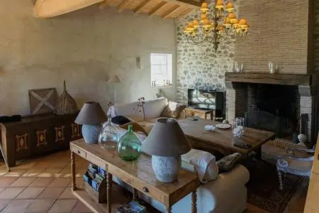 Mas d'Ourbise Penan, Manoir à Fargues avec piscine et jardin - Photo 9