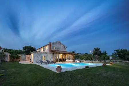Villa Jerolim, Villa à Posedarje avec piscine privée - Photo 12