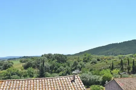 Maison Piscine Village Vue Imprenable, Escapade paisible au bord de la piscine - Photo 7