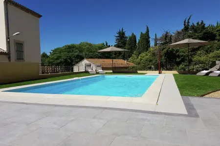 Maison Piscine Village Vue Imprenable, Escapade paisible au bord de la piscine - Photo 8