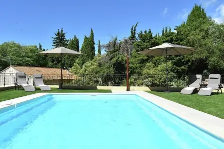Maison Piscine Village Vue Imprenable, Escapade paisible au bord de la piscine - Photo 9