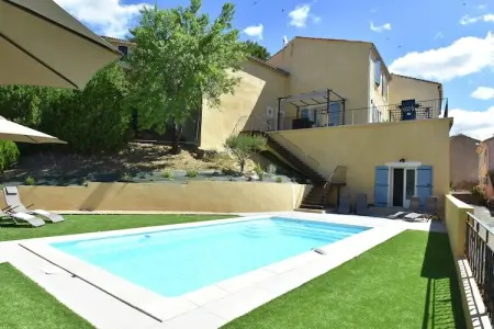 Maison Piscine Village Vue Imprenable, Escapade paisible au bord de la piscine - Photo 10