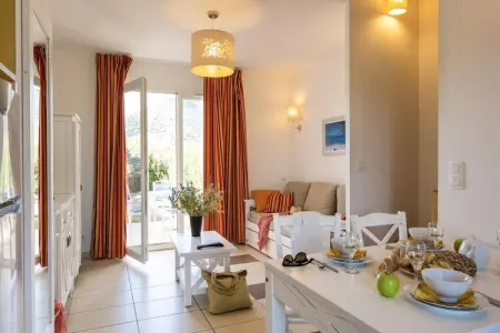 Résidence-Club les Villas Bel Godère 3, Parc de Vacances en Corse avec Terrasse - Photo 11