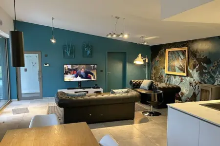 Ard' Cube, Maison à Noiseux avec Piscine Intérieure - Photo 8