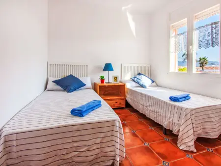 Villa Requesens, chaleureuse et ensoleillée à 400 m de la plage - Photo 18