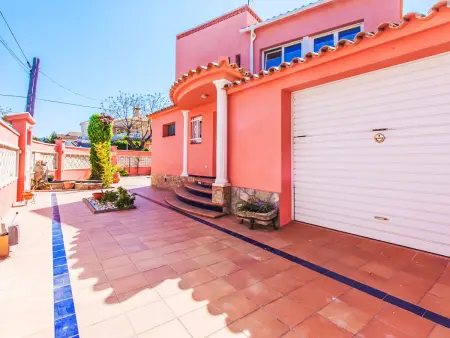 Villa Requesens, chaleureuse et ensoleillée à 400 m de la plage - Photo 25