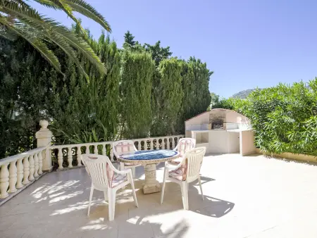 Villa Amber, petit havre de paix au coeur d’un jardin fleuri et ensoleillé - Photo 4