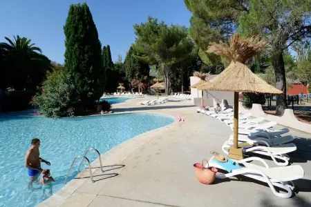 Le village Camarguais Les Gardians 1, Resort à Arles avec piscines près de Camargue - Photo 6