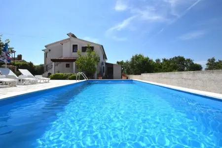 Apartment Angela 2, Charmante villa avec piscine à Zbandaj - Photo 1