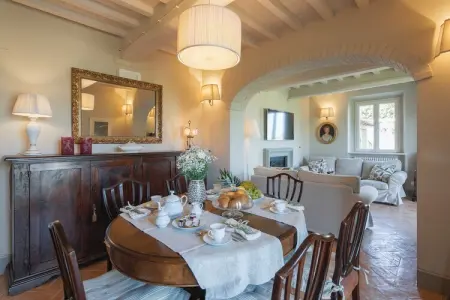 Villa Chiara, Maison à Cortona avec Piscine et Vue sur Vallée - Photo 2